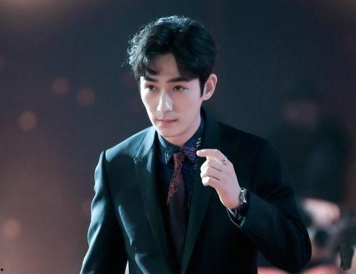 朱一龙被老师爆料视频,揭秘明星背后的真实一面 第2张 朱一龙被老师爆料视频,揭秘明星背后的真实一面 第2张